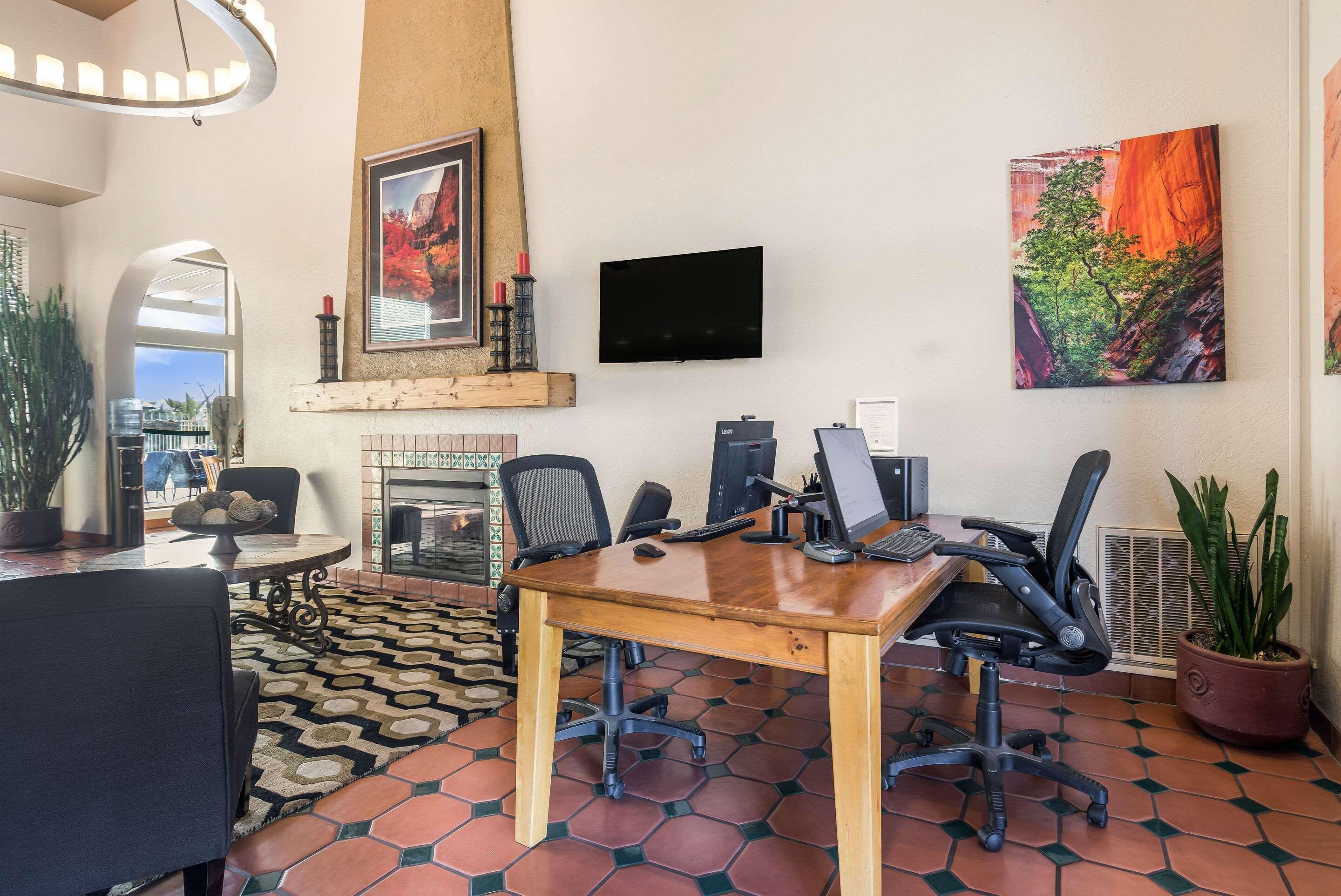 Clarion Suites St George - Convention Center Area St. George Bagian luar foto